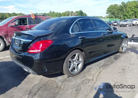 2015 Mercedes-Benz C 300 Sport z USA, uszkodzony, nr VIN 55SWF4JB8FU065428